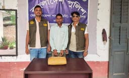 নওগাঁয় গাঁজাসহ মাদক ব্যবসায়ী গ্রেপ্তার 