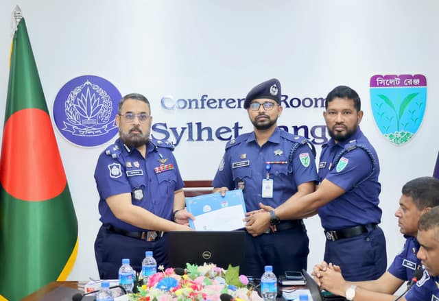 সিলেট রেঞ্জে শ্রেষ্ঠত্বের পুরস্কার পেল মৌলভীবাজারের দুই পুলিশ কর্মকর্তা