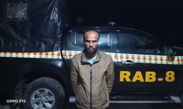 মহিপুরে আলোচিত ট্রলার মাঝি হত্যার প্রধান আসামি গ্রেফতার