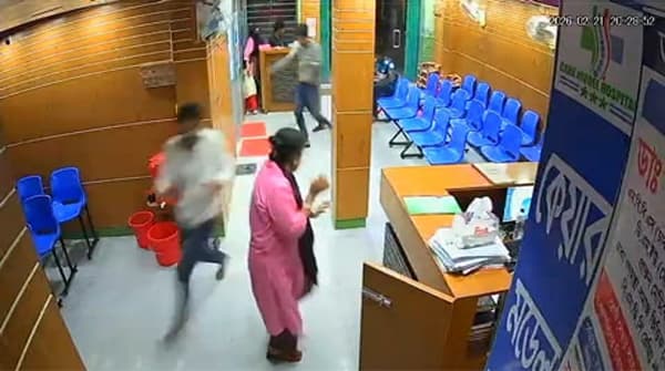 মহিপুরে ছাত্রদল নেতার নেতৃত্বে হাসপাতালে ভাঙচুর, ভাইরাল সিসিটিভি ফুটেজ