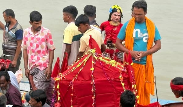 যমুনার তীরে বেহুলা ভাসান, বেঁচে আছে বাংলার লোকঐতিহ্য