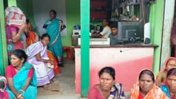 কালিঘাটে চা-শ্রমিকের অর্থে ‘মাইক্রো’ দুর্নীতি! দীর্ঘশ্বাস