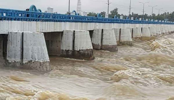 তিস্তার উজান ঢলে বিপৎসীমা ছাড়িয়ে বন্যার শঙ্কা