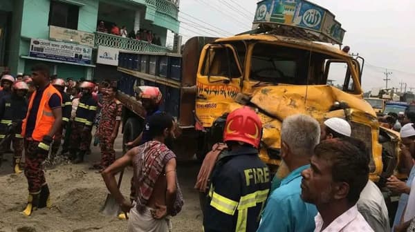ঘাটাইলে সড়ক দুর্ঘটনায় গোপালপুরের দুজন বাস শ্রমিক নিহত