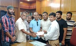 টাঙ্গাইলে রাষ্ট্র কাঠামো মেরামতের ৩১ দফা রূপরেখার লিফলেট বিতরণ