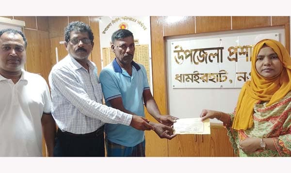 উচ্চশিক্ষার পথে সুজয়, পাশে উপজেলা প্রশাসন