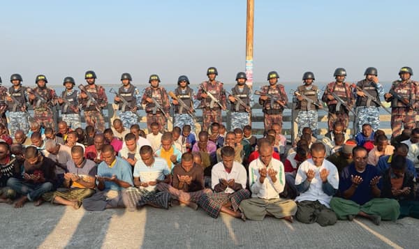 আরাকান আর্মির বন্দিশালা থেকে ফিরলেন ৭৩ জেলে