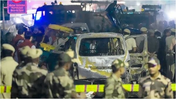 দিল্লিতে ভয়াবহ বিস্ফোরণে প্রাণহানি বেড়ে ১৩