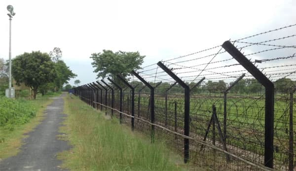 সাপাহার সীমান্তে বিএসএফের অনুপ্রবেশের চেষ্টা ব্যর্থ, শূন্যরেখায় ৯ জন