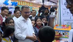 প্রাথমিক শিক্ষা পদক প্রদান অনুষ্ঠানে যোগ দিলেন প্রধানমন্ত্রী