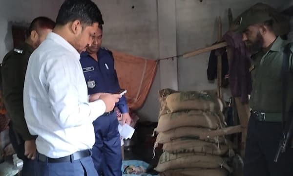 সিরাজগঞ্জে খাদ্যবান্ধব ১৫ বস্তা চাল জব্দ, মামলার প্রস্তুতি