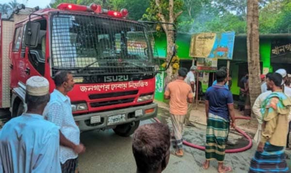 রাজবাড়ীতে ডিজিটাল সেন্টারে রহস্যজনক আগুন