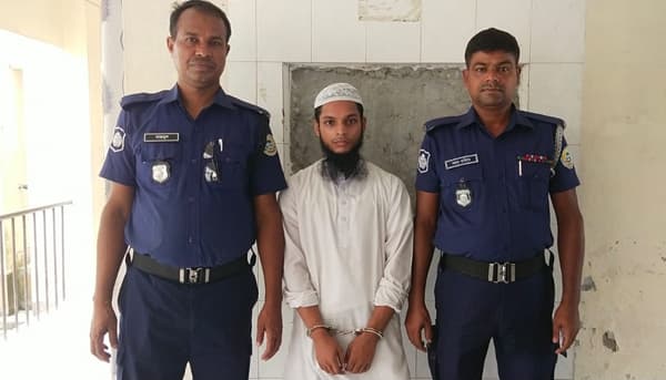 প্রবাসীর সংসারে বিশ্বাসঘাতকতা, প্রেমিকাসহ গ্রেফতার