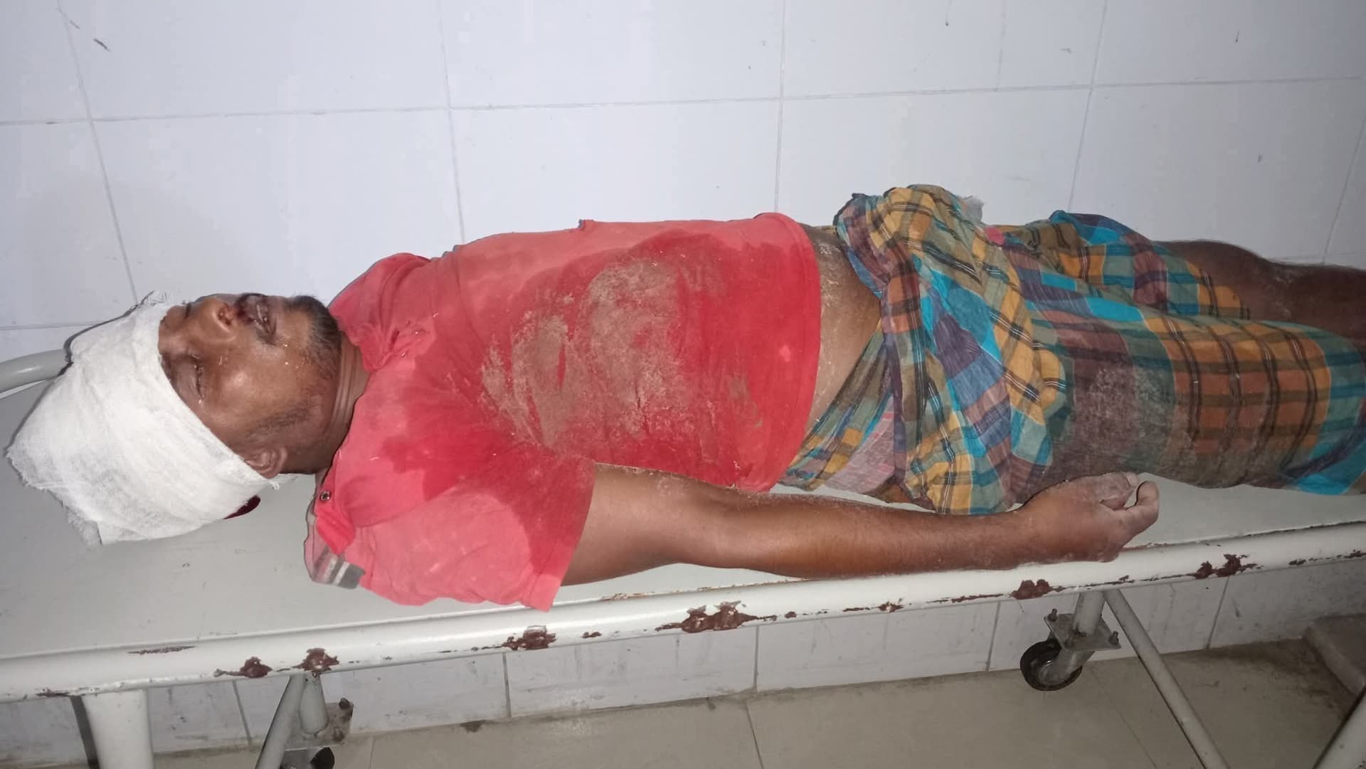 নোয়াখালীতে নির্মাণাধীন ভবনের ছাদ থেকে পড়ে শ্রমিকের মর্মান্তিক মৃত্যু