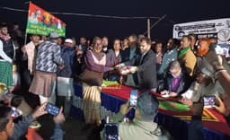 রায়গঞ্জে আওয়ামী লীগ ছেড়ে বিএনপিতে ৫০ নেতাকর্মীর যোগদান, আলোড়ন