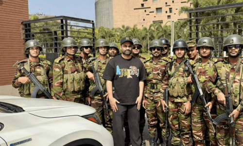 জীবনে প্রথমবার ভোট দিলেন তামিম ইকবাল