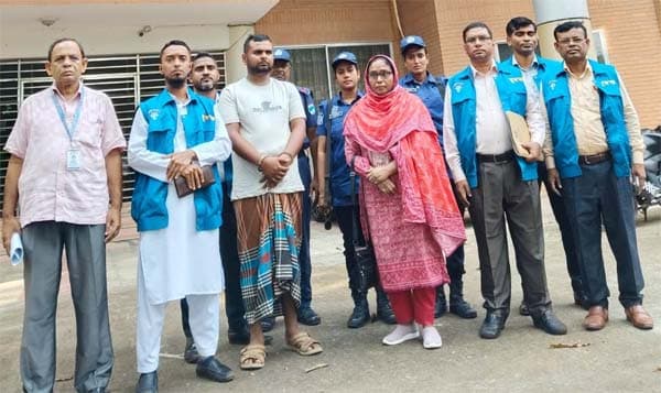 বেনাপোল কাস্টমসে ঘুষের অভিযোগে রাজস্ব কর্মকর্তা ও এনজিও সদস্য আটক