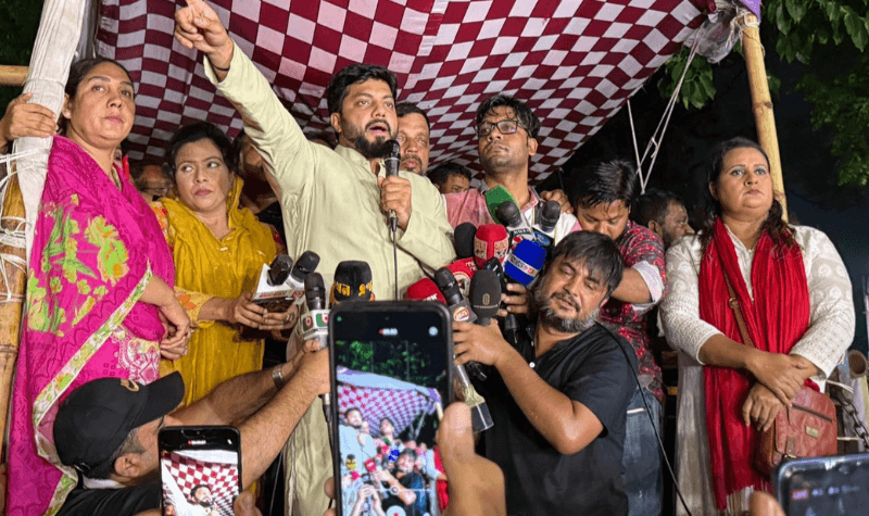  ‘সরকার নয়, স্বৈরাচার’—দুই উপদেষ্টার পদত্যাগ দাবি ইশরাকের