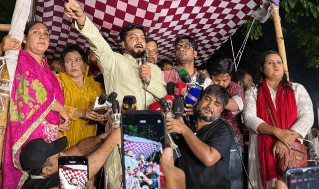 ‘সরকার নয়, স্বৈরাচার’—দুই উপদেষ্টার পদত্যাগ দাবি ইশরাকের