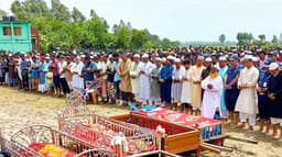 মান্দার ৯ যুবকের জানাজায় কান্নার ঢল