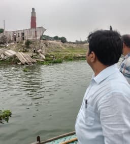 সরাইলে নদী ভাঙন এলাকা পরিদর্শনে ইউএনও, প্রতিরোধে আশ্বাস