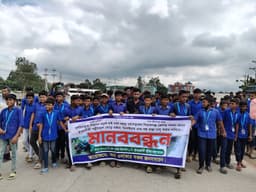 রায়গঞ্জে দুর্ঘটনাপ্রবণ মোড় সংস্কারে মানববন্ধন