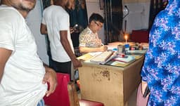 শ্রীমঙ্গল স্বাস্থ্য কমপ্লেক্সে বিদ্যুৎ নেই, মোমবাতির আলোয় চলছে চিকিৎসা