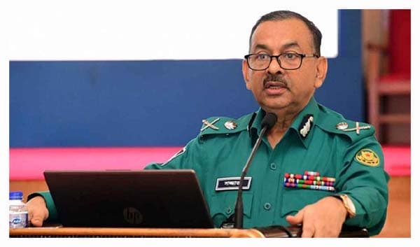 হাদির ওপর হামলায় সাঁড়াশি অভিযান, লাইফ সাপোর্টে আহত প্রার্থী