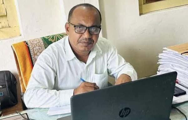 বালীগ্রাম ভূমি অফিসে দুর্নীতির পাহাড়, ঘুষ ছাড়া মিলছে না সেবা! 