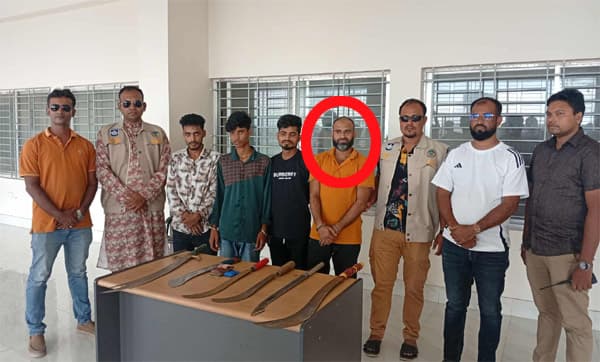 বরিশালে মাদক-অস্ত্রসহ কুখ্যাত মাদক কারবারী রাসেল গ্রেপ্তার