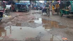 খানাখন্দে ভরা গোপালপুর সড়ক, ঝুঁকিতে প্রতিদিন হাজারো মানুষের চলাচল