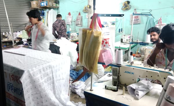 ঈদ ঘিরে সরাইলে দর্জিদের ব্যস্ততা, দিনরাত চলছে সেলাই