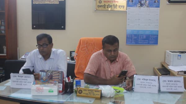 নওগাঁর এক কলেজে দুই অধ্যক্ষ, শিক্ষাপ্রতিষ্ঠানে অচলাবস্থা!