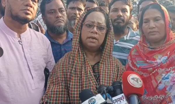 বরিশালে দীর্ঘদিনের ময়লার ভাগাড় সরানোর উদ্যোগ