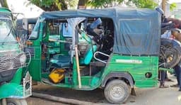 চালককে মারধর করায় দিঘীনালা-রাঙ্গামাটি সড়কে অচলাবস্থা