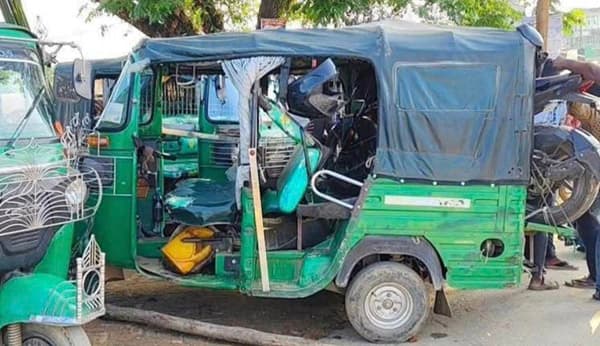 চালককে মারধর করায় দিঘীনালা-রাঙ্গামাটি সড়কে অচলাবস্থা