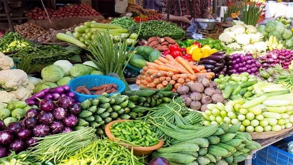 বরিশালে সবজির আগুন দামে নাভিশ্বাস ভোক্তাদের