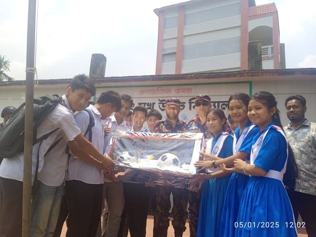 পানছড়িতে বিজিবির উদ্যোগে শিক্ষা ও ক্রীড়া সামগ্রী বিতরণ