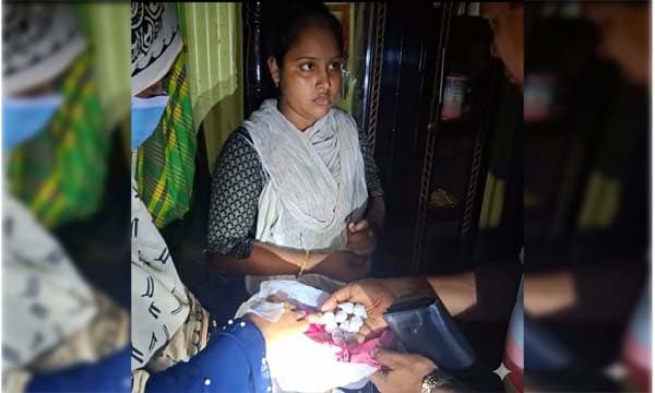 গোপালপুরে ইয়াবা ও গাঁজাসহ নারী কারবারী আটক