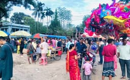 হিলি সীমান্তের জিরো পয়েন্টে দুর্গাপূজা উপলক্ষে দর্শনার্থীদের উপচে ভিড়