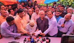 জন্মান্ধ গফুর মল্লিকের পাশে দাঁড়ালেন তারেক রহমান