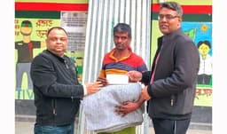 খোলা আকাশের নিচে ঘুমানো নাসিরের জন্য ইউএনওর সহায়তা