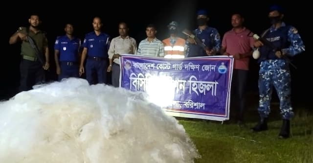 হিজলায় যৌথ অভিযানে লাখ টাকার কারেন্ট জাল জব্দ