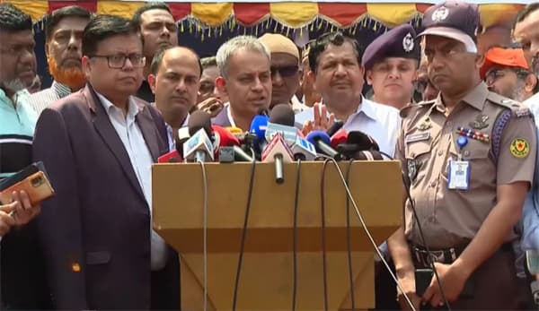 নির্ধারিত ভাড়ায় চলছে বাস, অভিযোগ নেই যাত্রীদের: সেতুমন্ত্রী