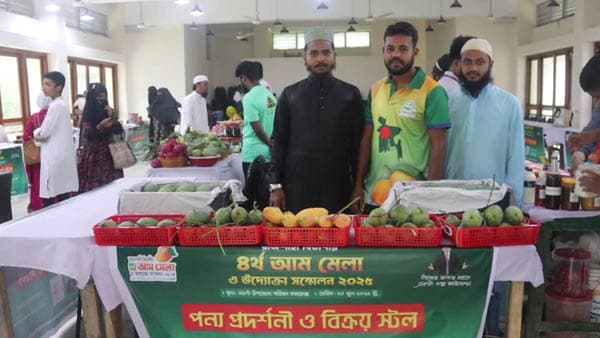চাকরি নয়, উদ্যোক্তা হওয়ার ডাক নওগাঁয়