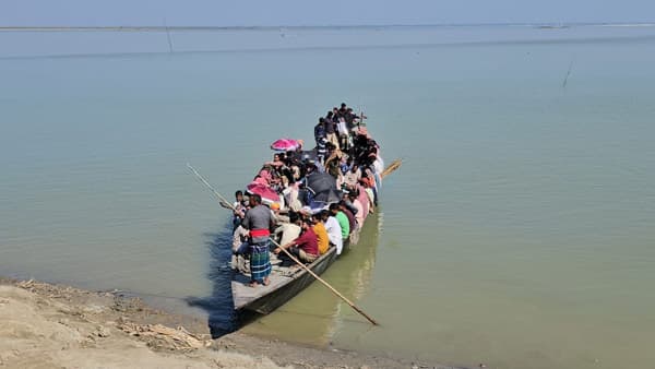 ভোট আসে ভোট যায়, গোয়ালন্দে কমে না চরবাসীর ভোগান্তি