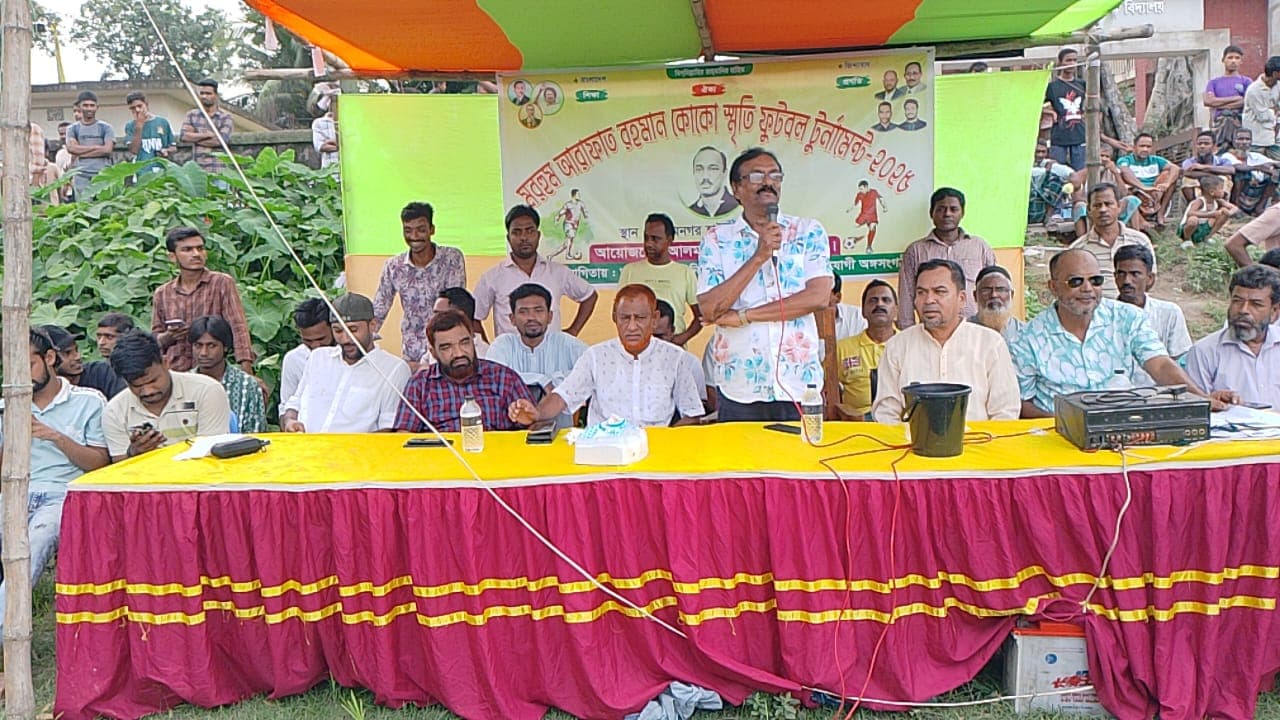 গোপালপুরে আরাফাত রহমান কোকো স্মৃতি ফুটবল টুর্নামেন্ট শুরু