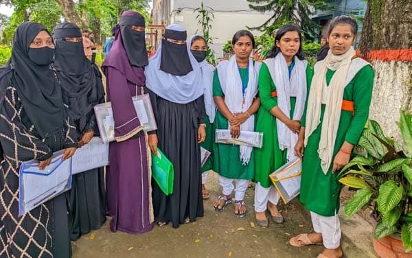 শ্রীমঙ্গলে ইউএনওর হস্তক্ষেপে এইচএসসি পরীক্ষায় বসলেন ৯ শিক্ষার্থী
