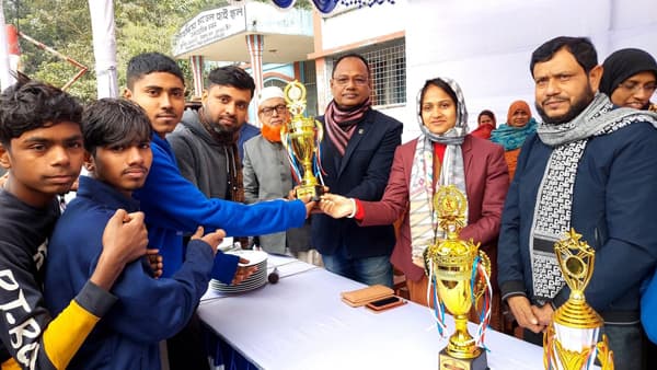 গোয়ালন্দে গ্রীস্মকালীন ক্রীড়া প্রতিযোগিতার পুরস্কার বিতরণ