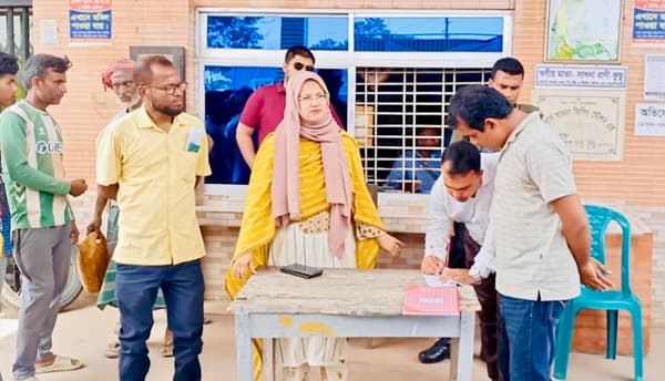 ফুয়েল কার্ড ছাড়া পেট্রোল বিক্রি, ঘোড়াঘাটে ফিলিং স্টেশনে জরিমানা